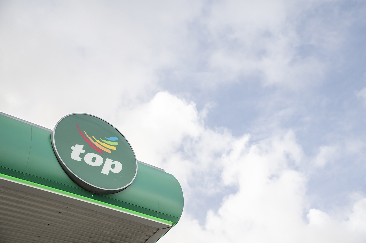 Top Oil Service Station